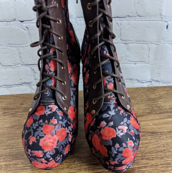 NWOT NICOLE LEE flowered ankle boots - Picture 4 of 9